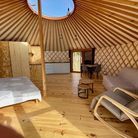 Yourte 2-4 Personnes Avec Spa Saint-Laurent-de-Lévézou Exteriér fotografie
