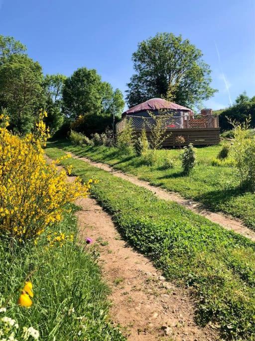 Yourte 2-4 Personnes Avec Spa Saint-Laurent-de-Lévézou Exteriér fotografie